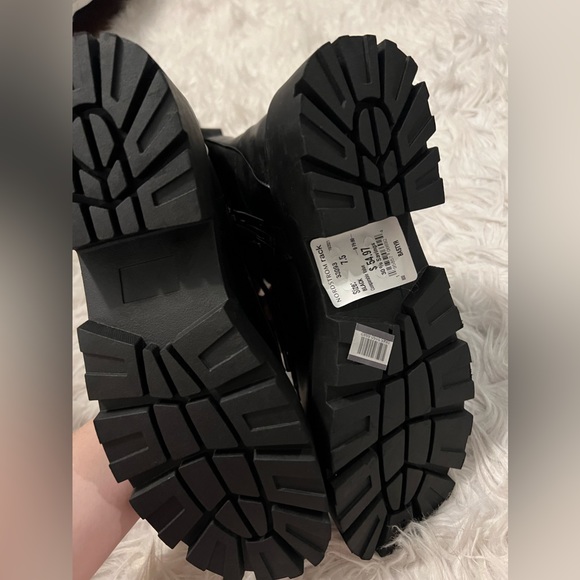 DV Dolce Vita Lug Combat Boot Black Leather Size Women’s 7.5 - NEW! - Picture 11 of 13